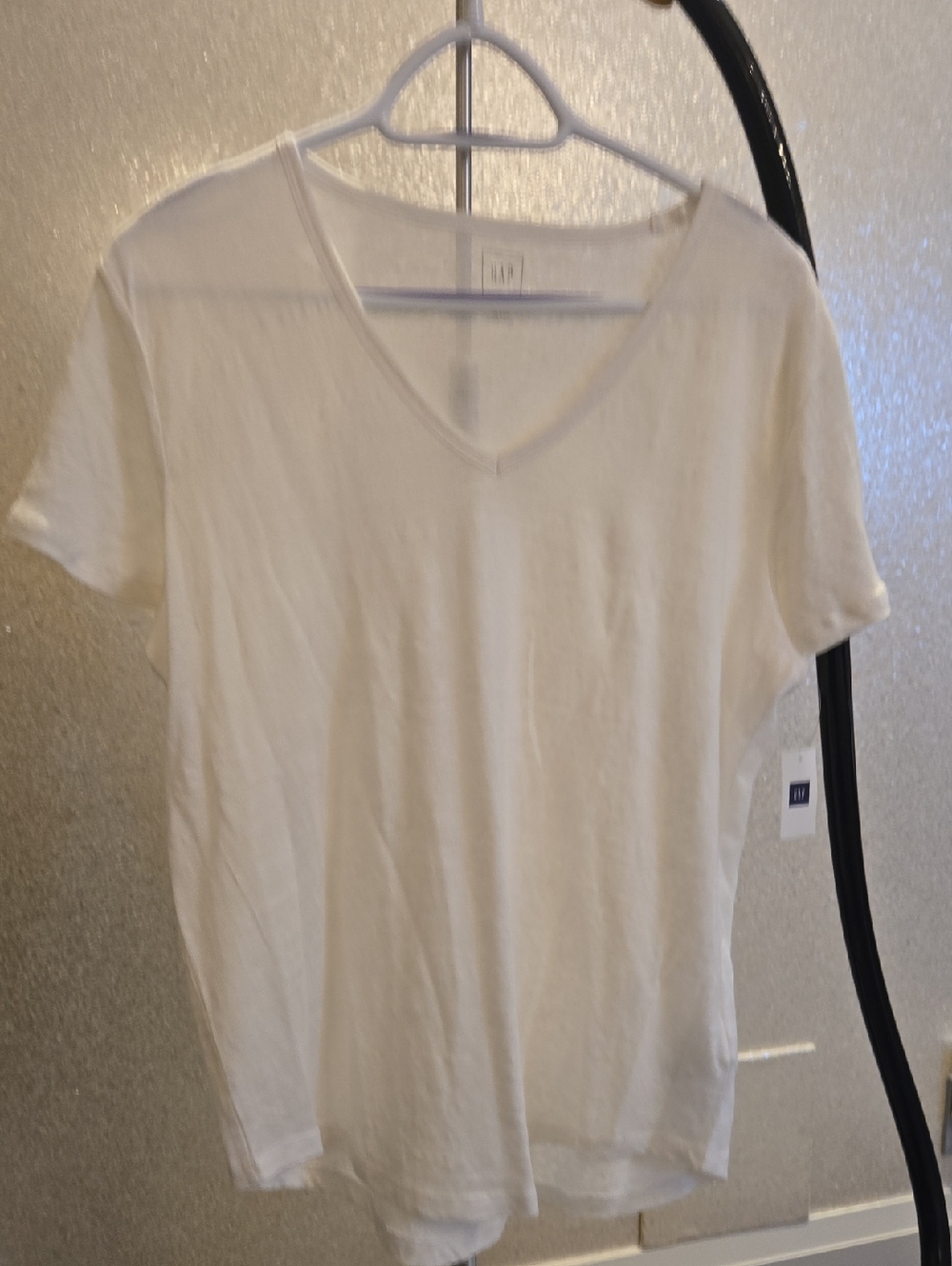 Classic V-Neck 100% Linen White Tee